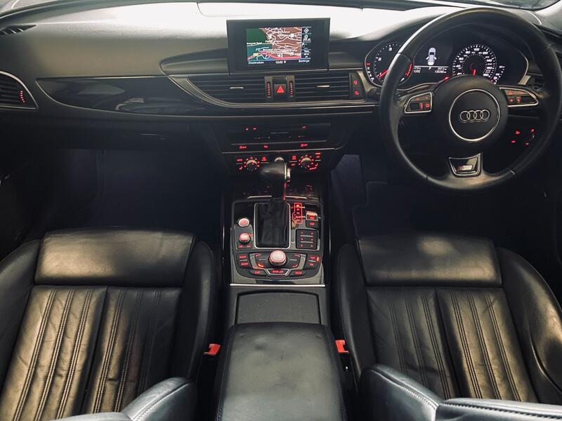 View AUDI A6 AVANT 2.0 TDI Black Edition
