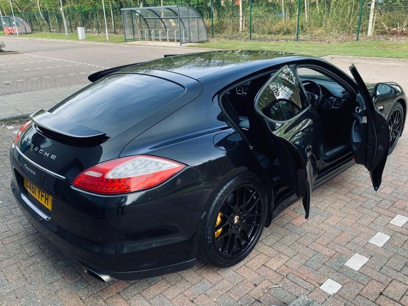 PORSCHE PANAMERA