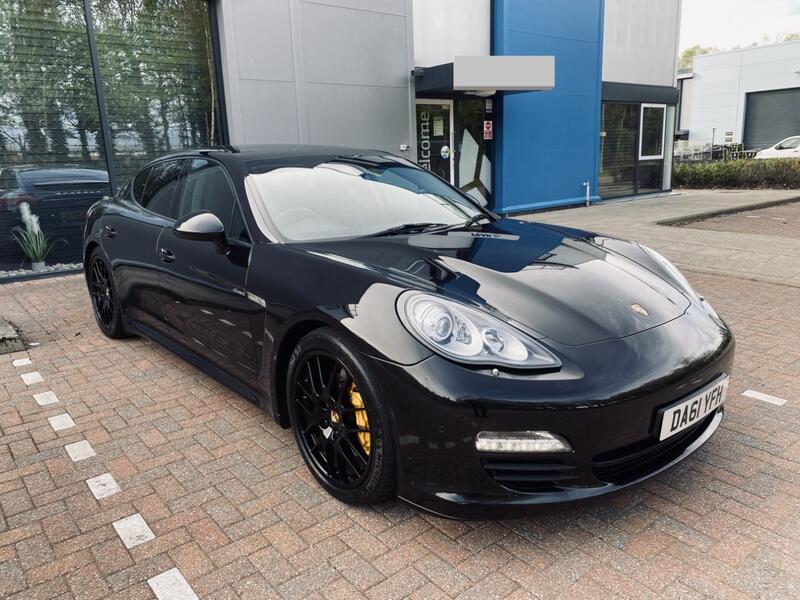PORSCHE PANAMERA
