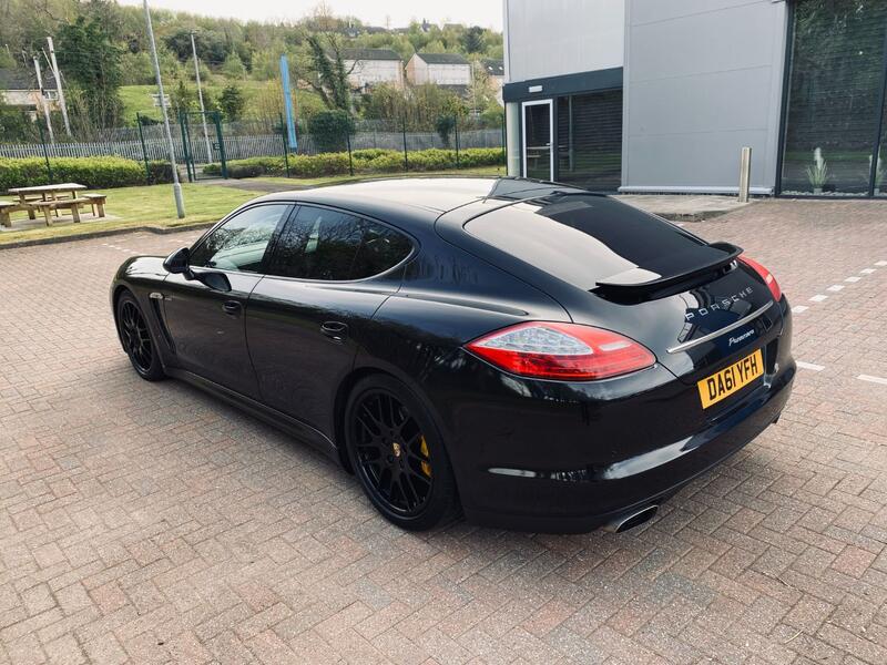 PORSCHE PANAMERA