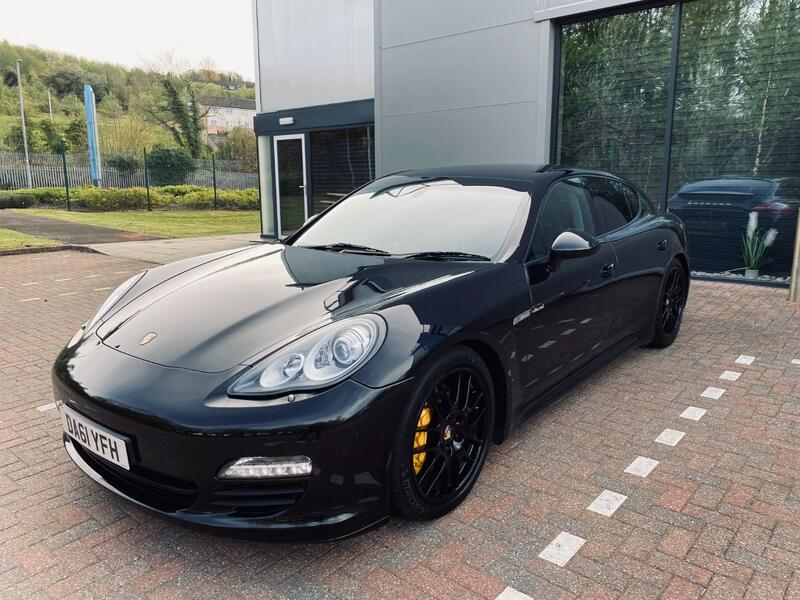 PORSCHE PANAMERA