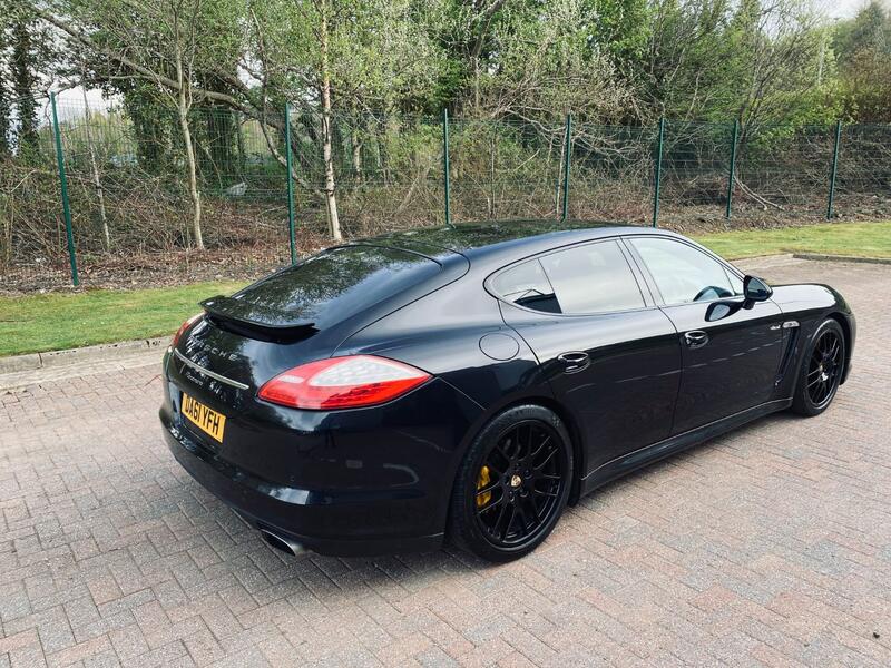 PORSCHE PANAMERA