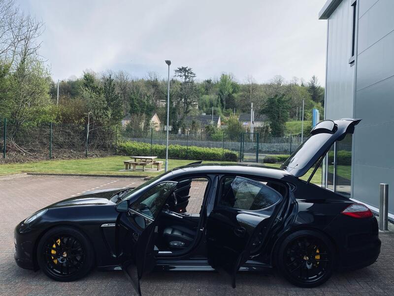 PORSCHE PANAMERA