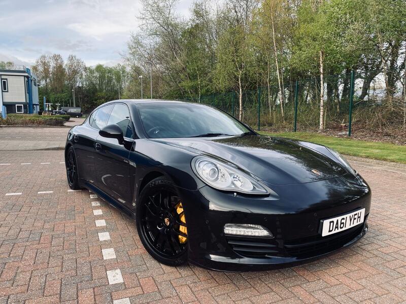 PORSCHE PANAMERA