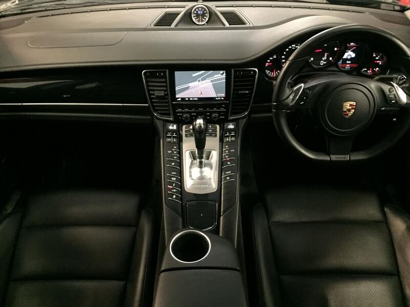 View PORSCHE PANAMERA 3.0 D V6