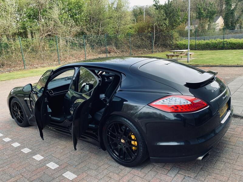 PORSCHE PANAMERA