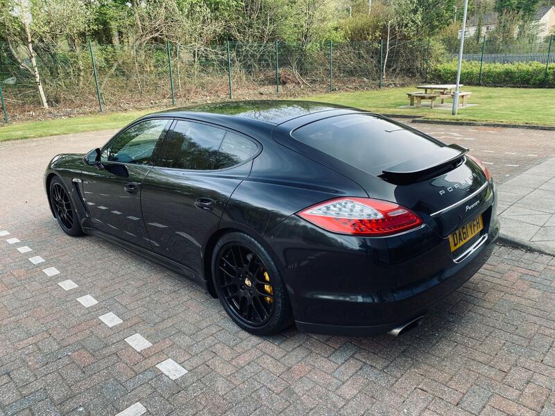 PORSCHE PANAMERA