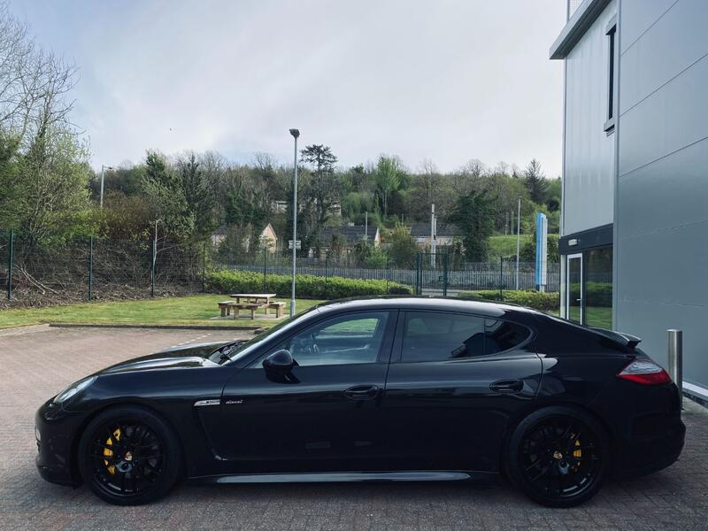 PORSCHE PANAMERA