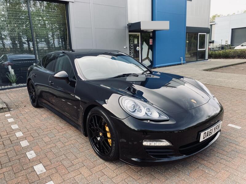 View PORSCHE PANAMERA 3.0 D V6