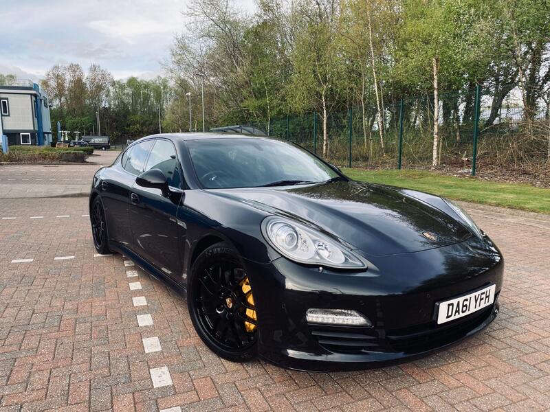 PORSCHE PANAMERA