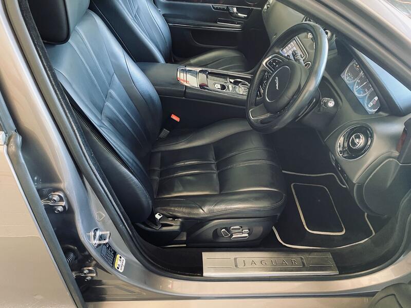 JAGUAR XJ
