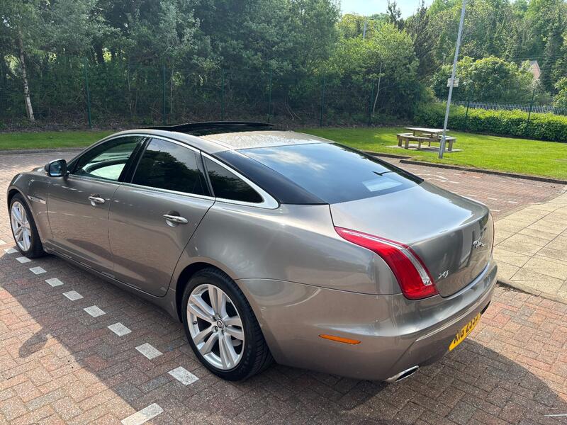 JAGUAR XJ