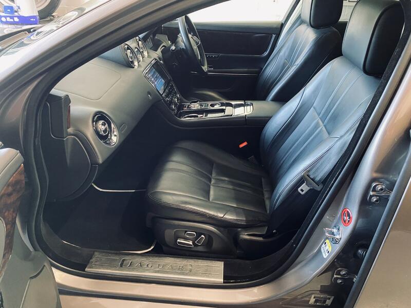 JAGUAR XJ
