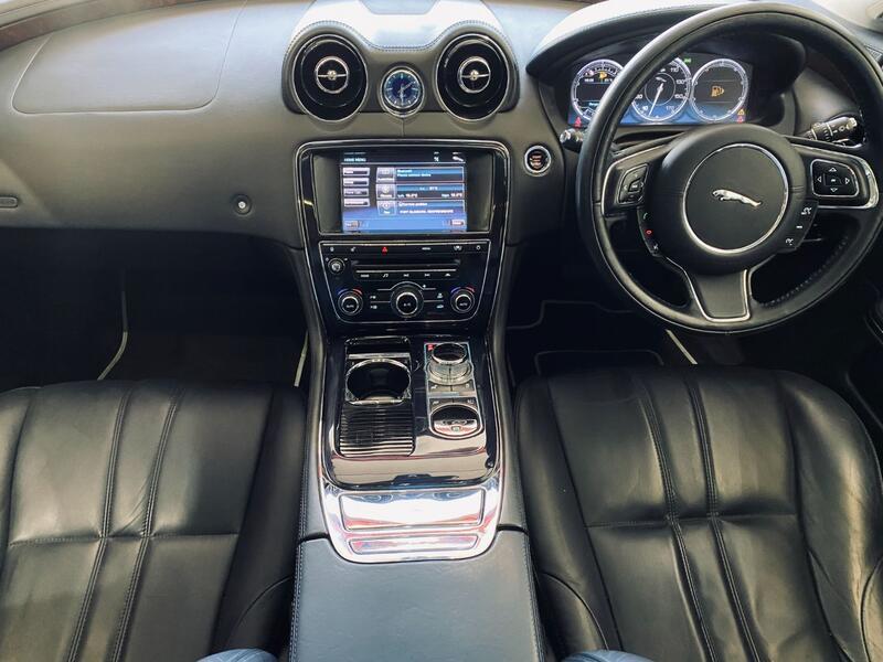 View JAGUAR XJ 3.0 d V6 Premium Luxury