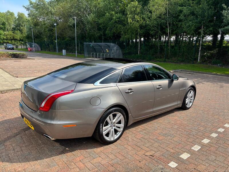 JAGUAR XJ