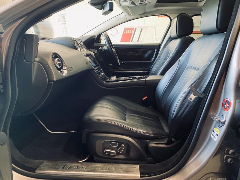 JAGUAR XJ