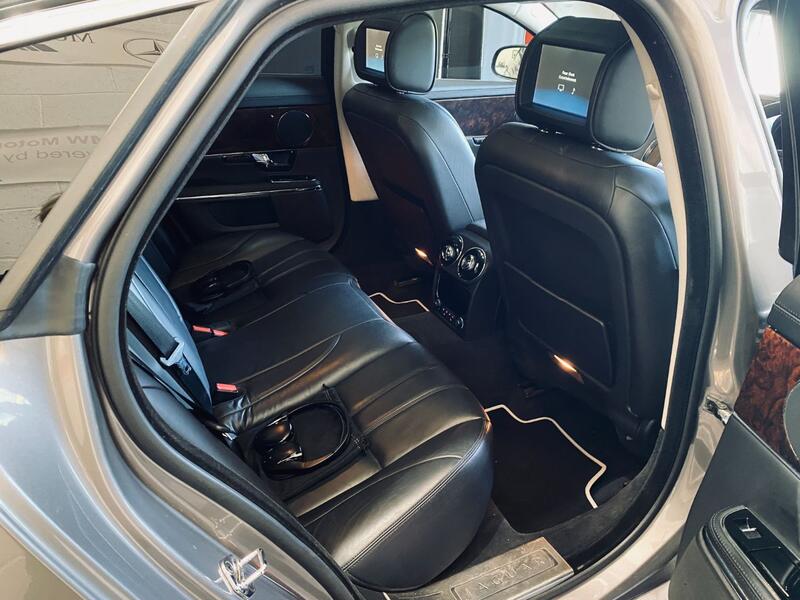 JAGUAR XJ