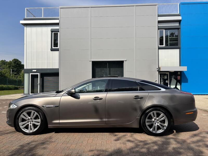 JAGUAR XJ