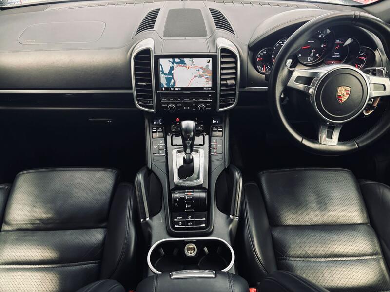 View PORSCHE CAYENNE 3.0 TD V6
