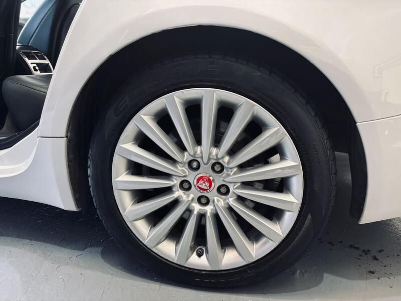 JAGUAR XF