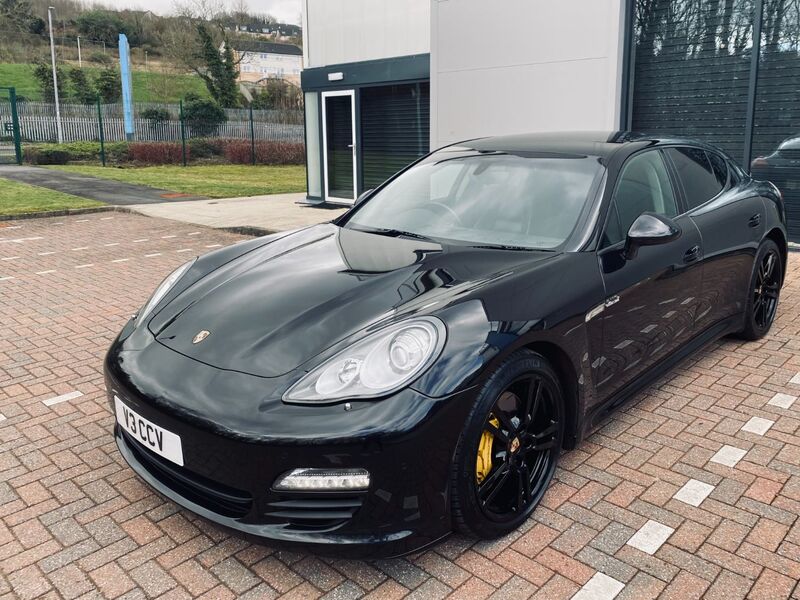 PORSCHE PANAMERA