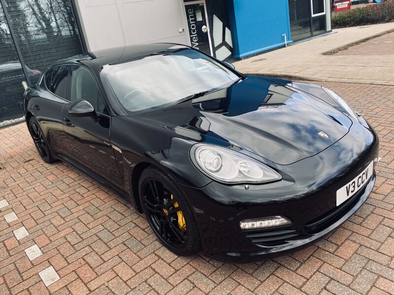 PORSCHE PANAMERA