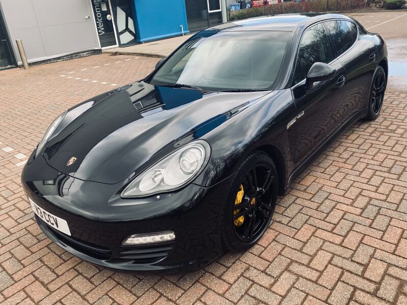 PORSCHE PANAMERA