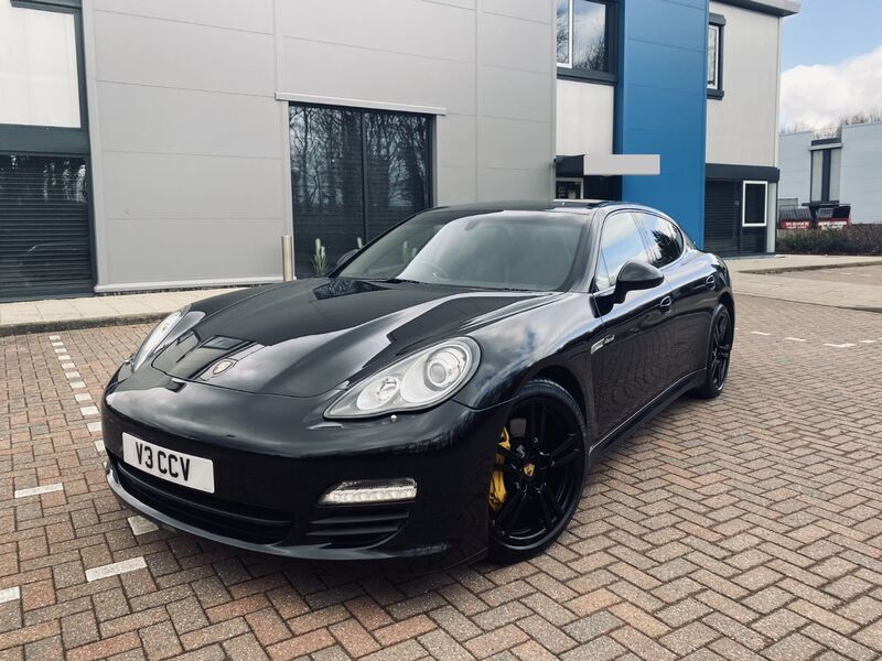 PORSCHE PANAMERA