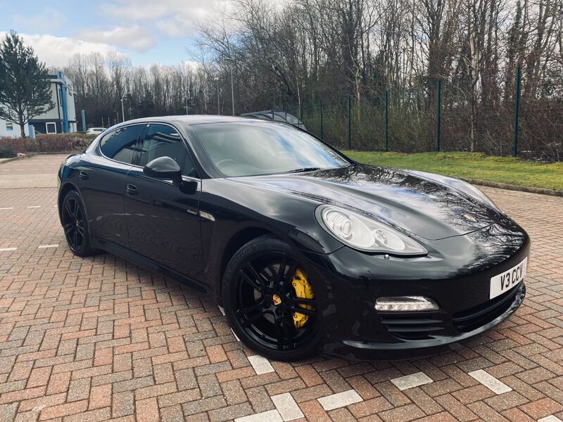 PORSCHE PANAMERA