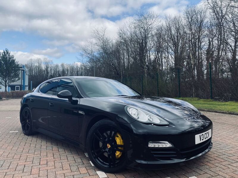 PORSCHE PANAMERA