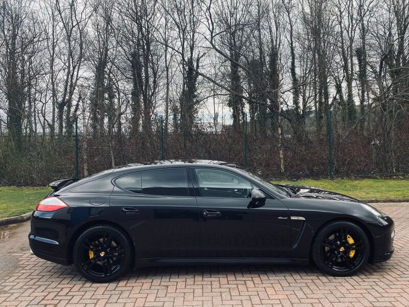 PORSCHE PANAMERA