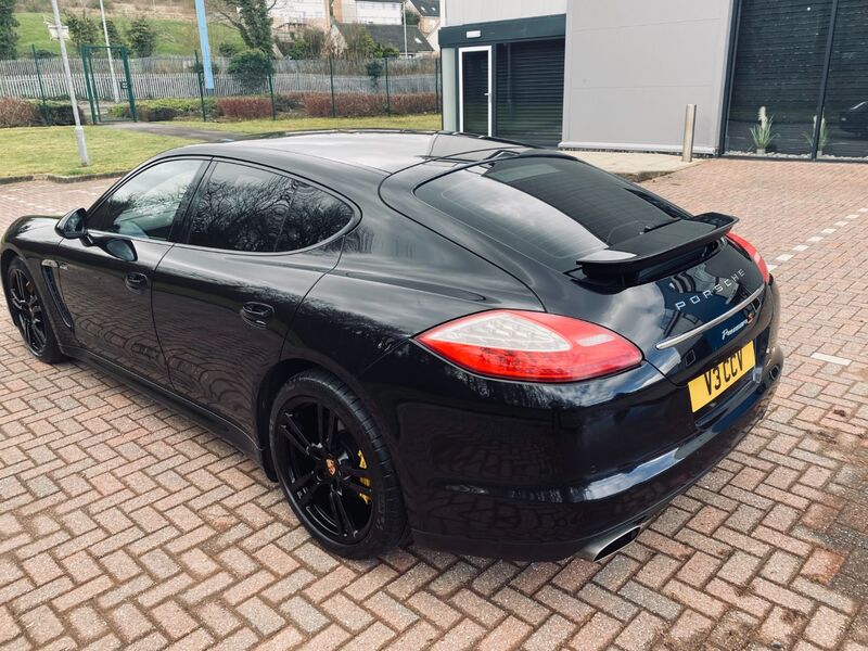 PORSCHE PANAMERA