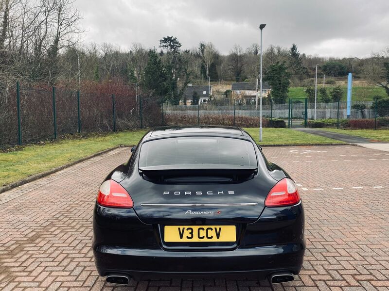 PORSCHE PANAMERA