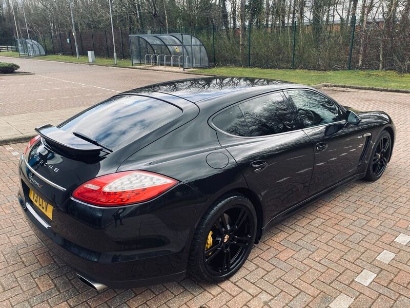 PORSCHE PANAMERA