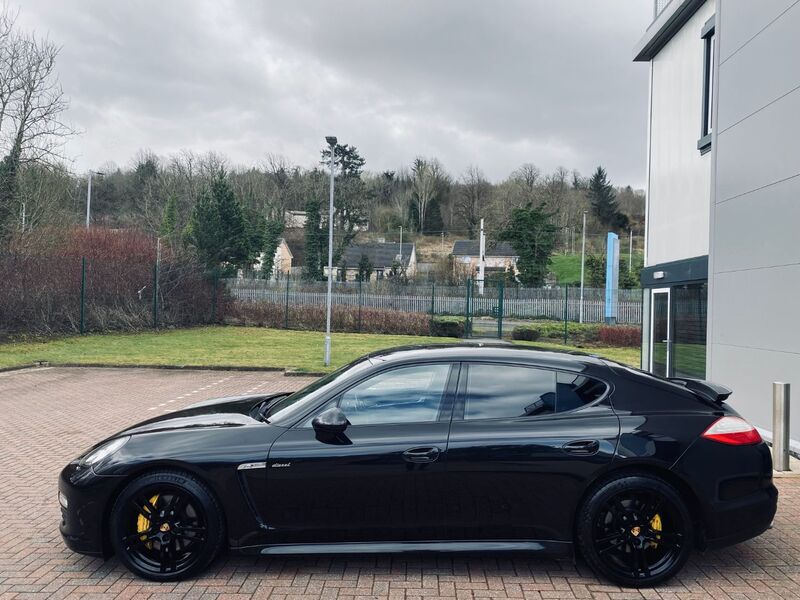 PORSCHE PANAMERA