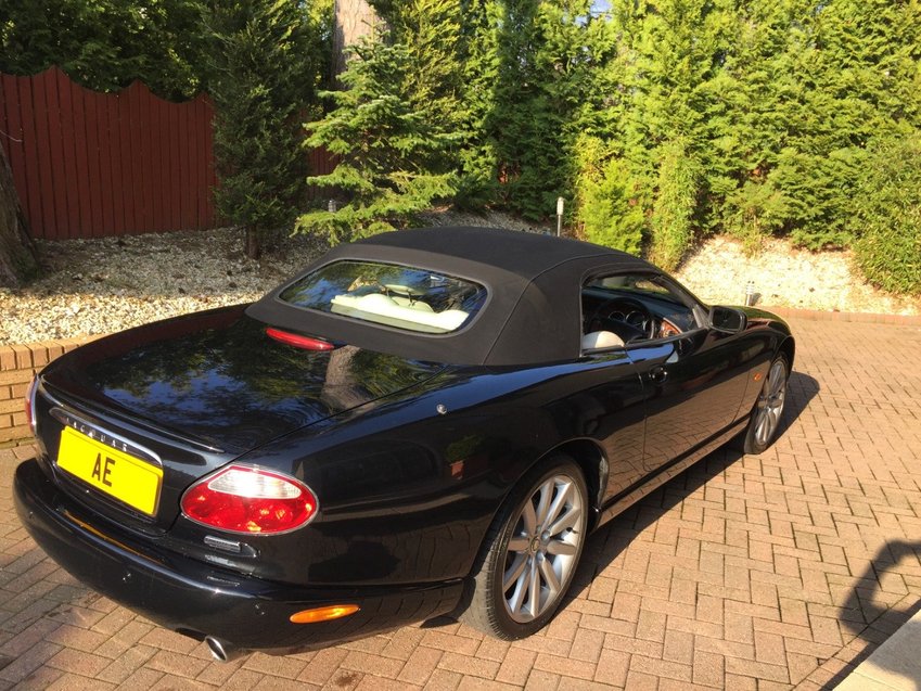 JAGUAR XK8