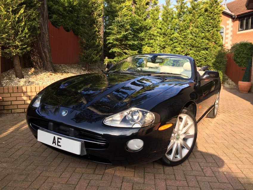 View JAGUAR XK8 V8 4.2 Convertible