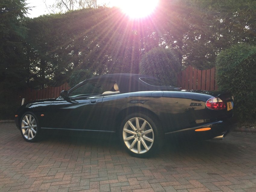 JAGUAR XK8