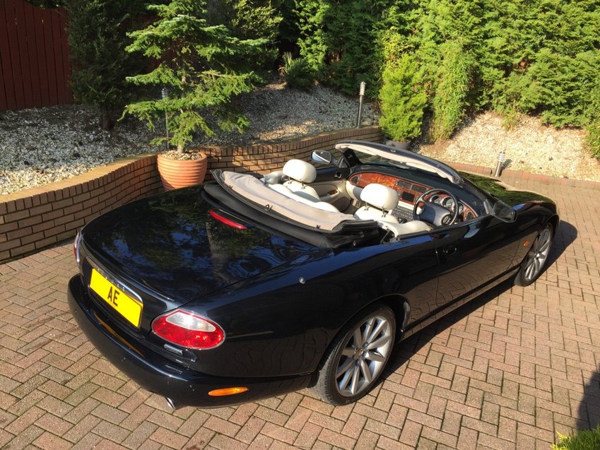 JAGUAR XK8