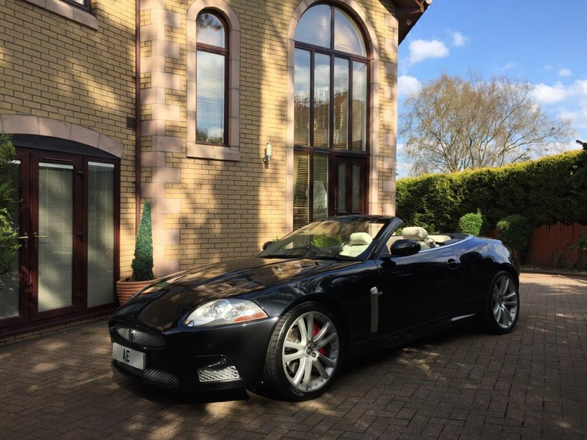 JAGUAR XKR