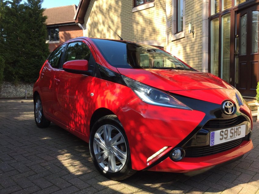 View TOYOTA AYGO VVT-i X-pression