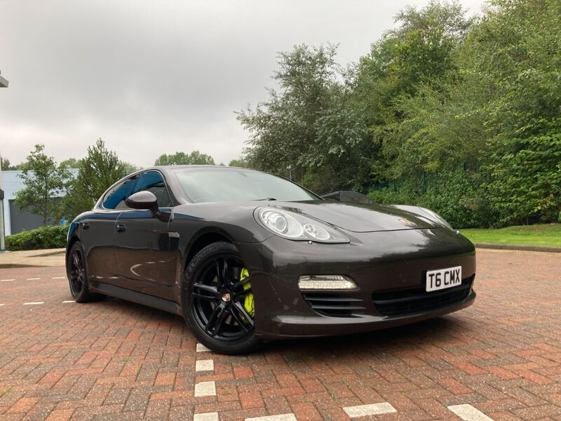 PORSCHE PANAMERA