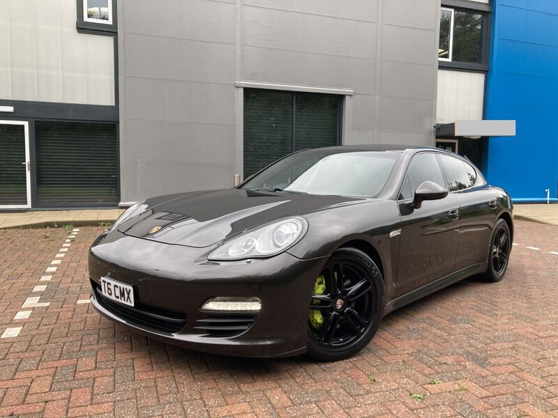 PORSCHE PANAMERA