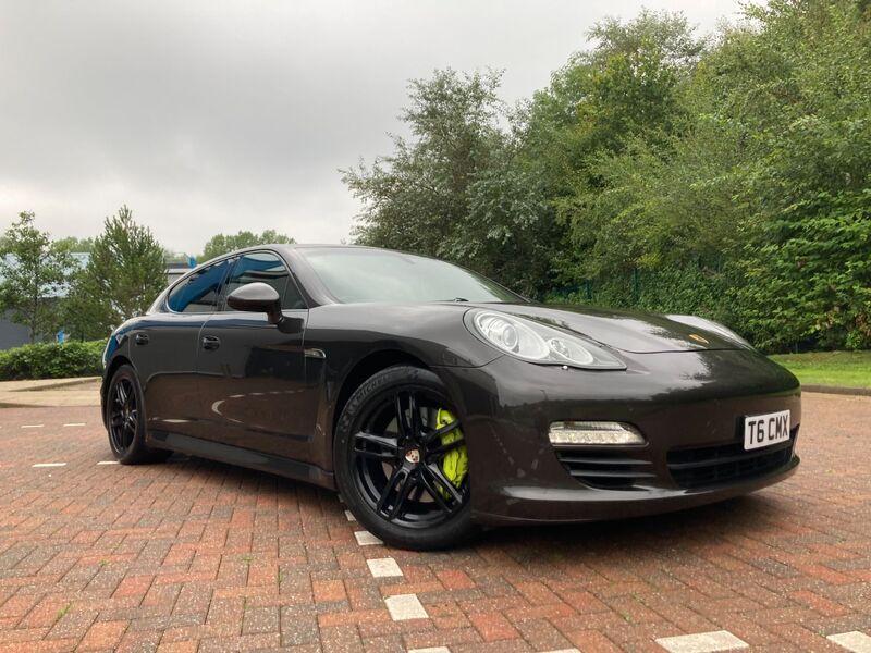 PORSCHE PANAMERA