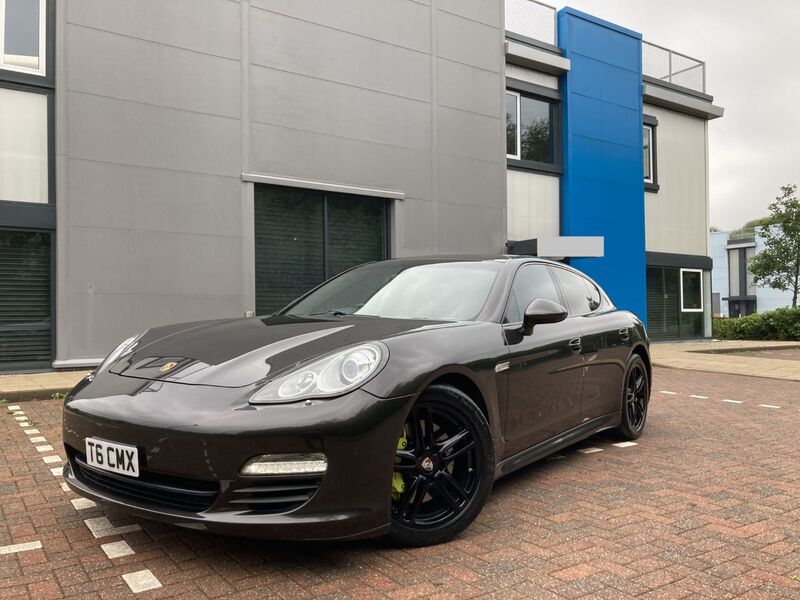 PORSCHE PANAMERA