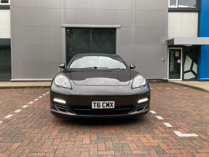 PORSCHE PANAMERA