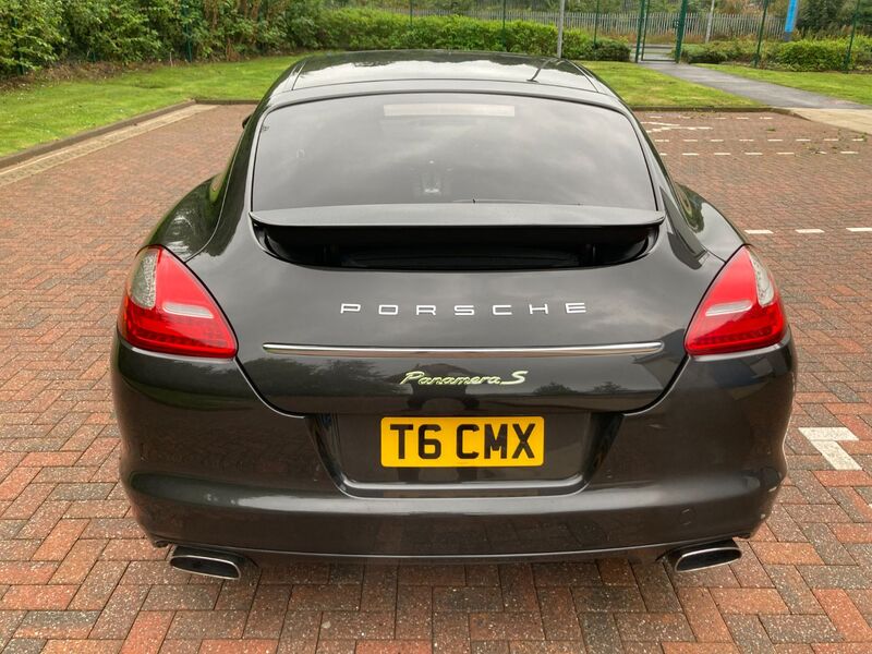 PORSCHE PANAMERA