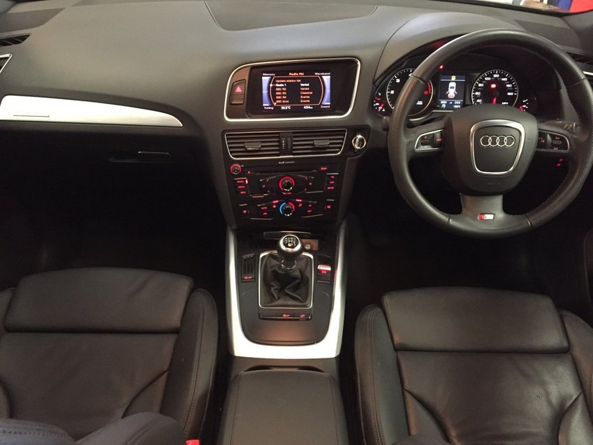 View AUDI Q5 TDi 170 Quattro Start-Stop S Line