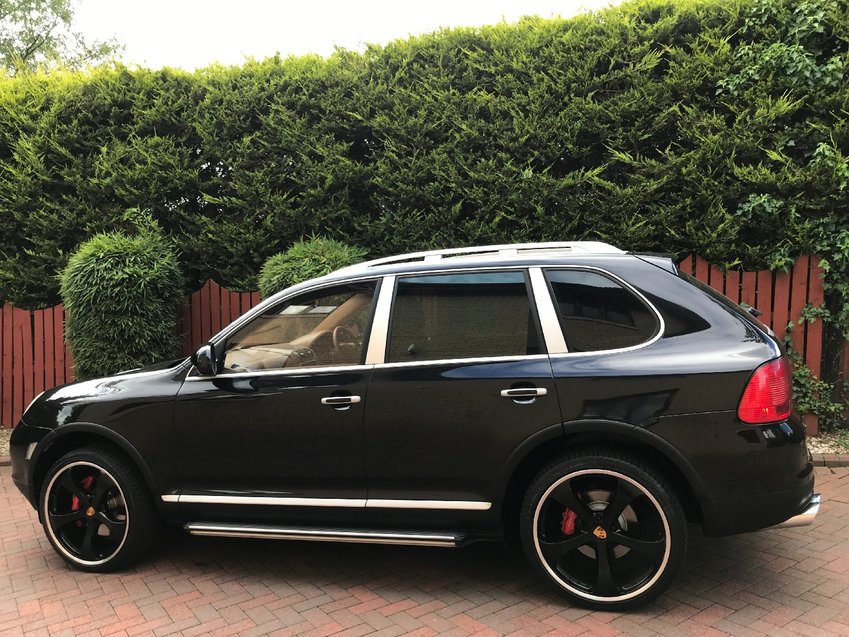 PORSCHE CAYENNE