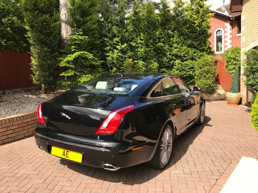 JAGUAR XJ